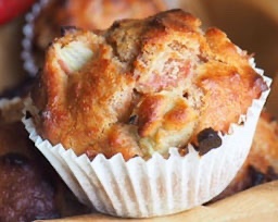 Petits muffins banane, pomme et&nbsp;raisins