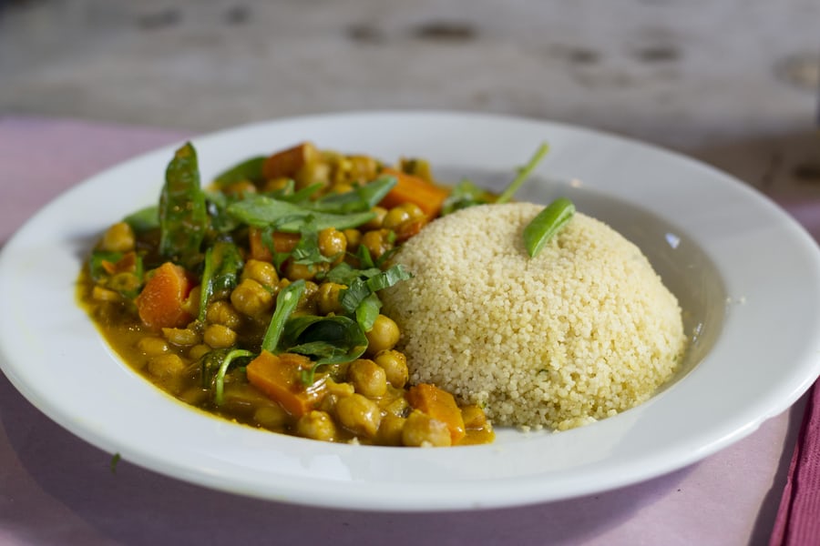 Curry de pois chiche aux épinards&nbsp;croquants