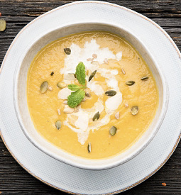 Velouté de lentilles corail et patates douces à la crème de&nbsp;coco